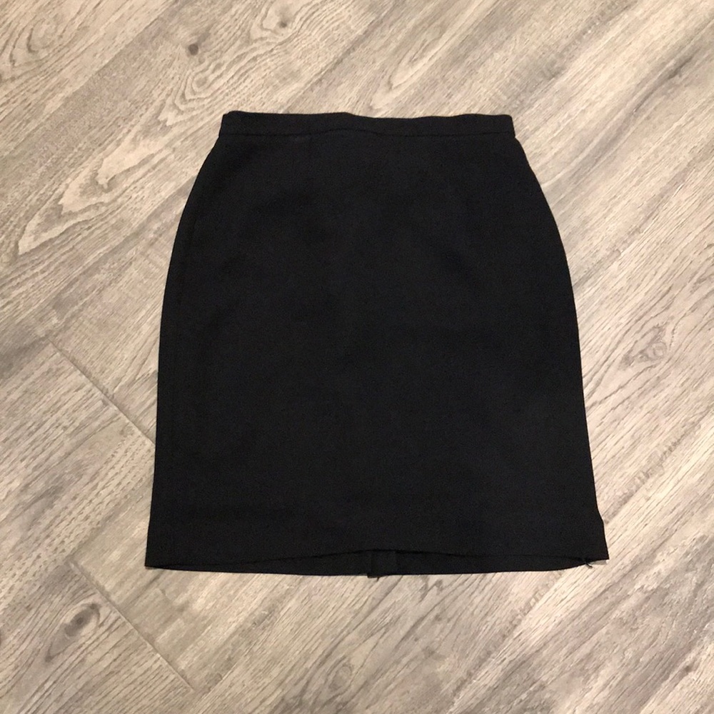 Fitted skirt